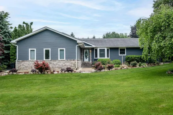 2126 Hartwick Lane, Howell, MI 48855