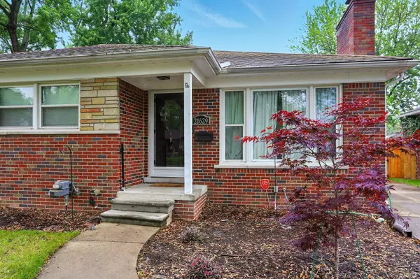 21629 Yale Street, Saint Clair Shores, MI 48081