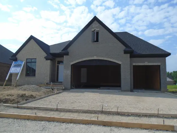16930 Glenhurst Drive, Macomb, MI 48044