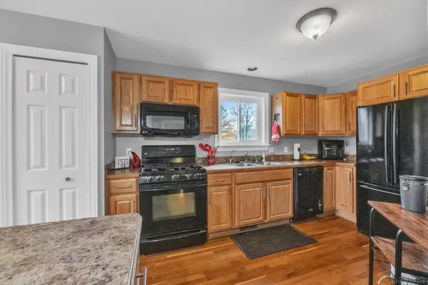 817 Baird Street, Holly, MI 48442