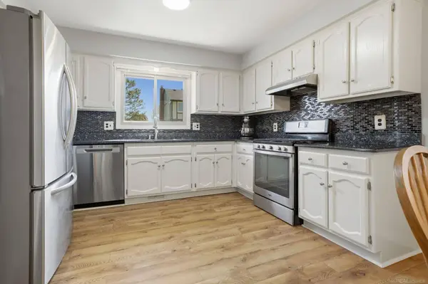 46346 Hollowoode Lane, Macomb, MI 48044