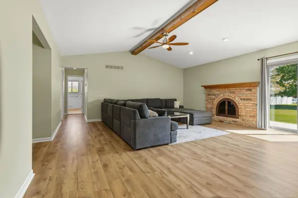 46346 Hollowoode Lane, Macomb, MI 48044