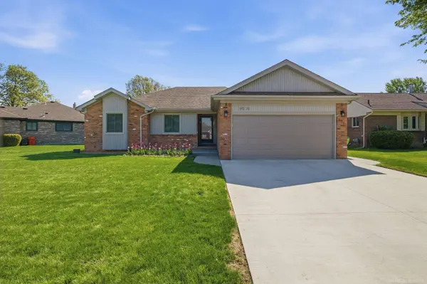 46346 Hollowoode Lane, Macomb, MI 48044