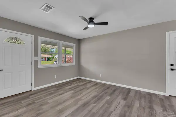 5636 Avondale Rd, Pensacola, FL 32526