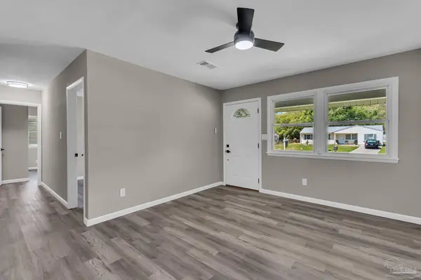 5636 Avondale Rd, Pensacola, FL 32526