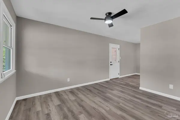 5636 Avondale Rd, Pensacola, FL 32526