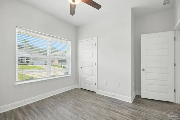 3521 Whitetail Ln, Pensacola, FL 32526