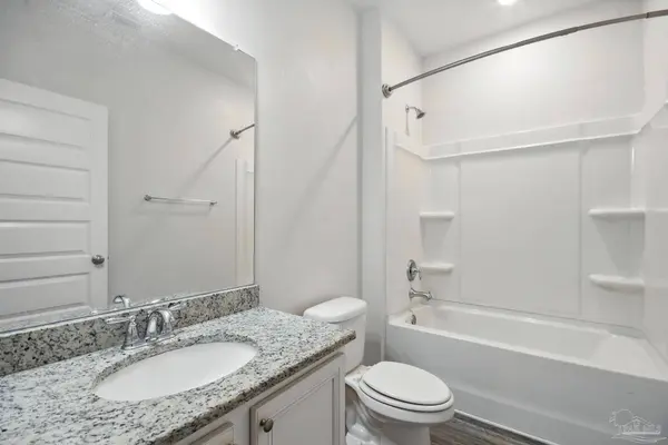 3521 Whitetail Ln, Pensacola, FL 32526