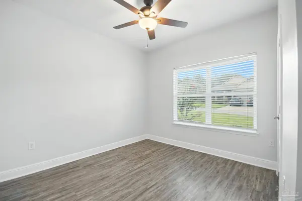 3521 Whitetail Ln, Pensacola, FL 32526