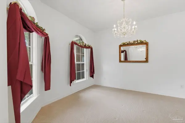 5108 Pine Hollow Dr, Pensacola, FL 32505