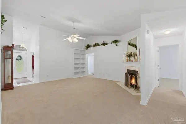 5108 Pine Hollow Dr, Pensacola, FL 32505