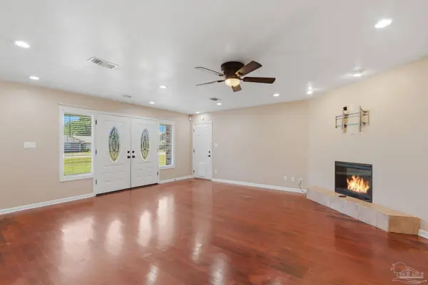 8210 Li-Fair Dr, Pensacola, FL 32506