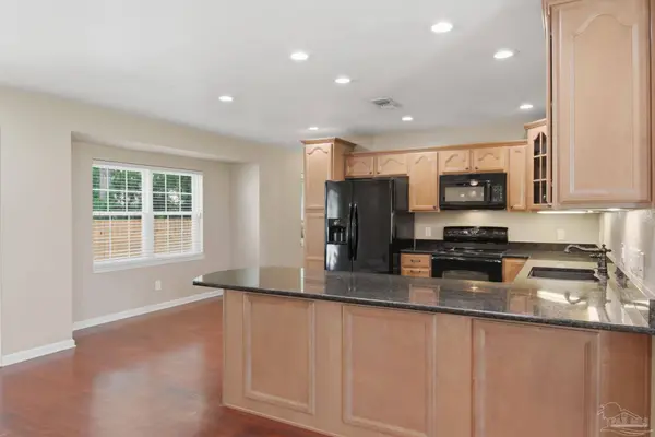 8210 Li-Fair Dr, Pensacola, FL 32506