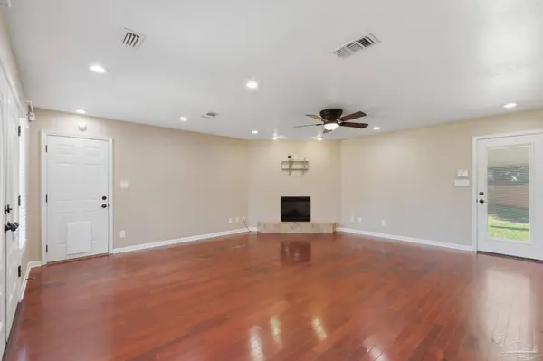 8210 Li-Fair Dr, Pensacola, FL 32506