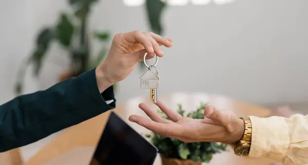 Who Pays Closing Costs on a VA Loan in Metro Atlanta