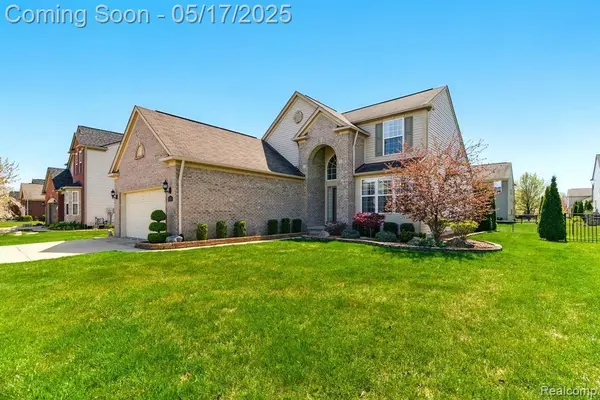 19092 HAZELTON Drive, Macomb Twp, MI 48042