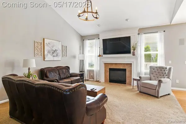 19092 HAZELTON Drive, Macomb Twp, MI 48042