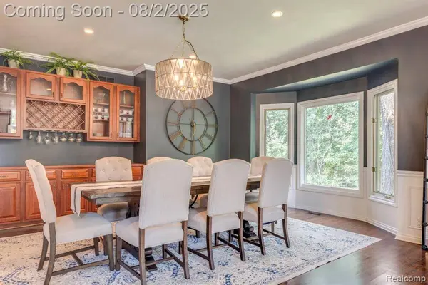 865 Lakewood Drive, Rochester Hills, MI 48309