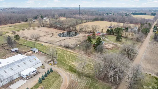 1261 Brauer RD, Metamora Village, MI 48371
