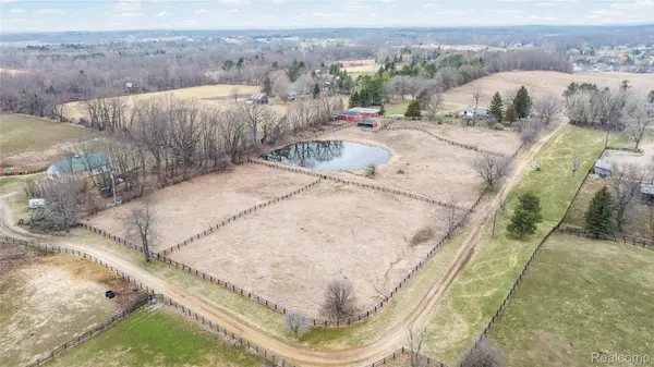 1261 Brauer RD, Metamora Village, MI 48371