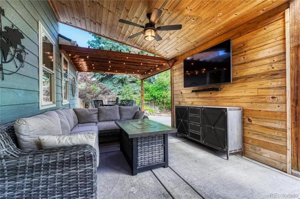 6552 W Calhoun PL, Littleton, CO 80123