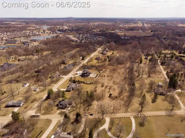 58405 TRAVIS Road, Lyon Twp, MI 48165