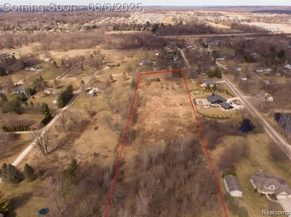58405 TRAVIS Road, Lyon Twp, MI 48165