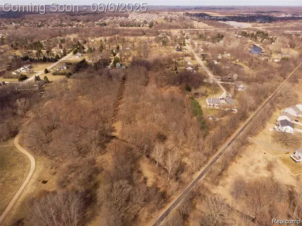 58405 TRAVIS Road, Lyon Twp, MI 48165