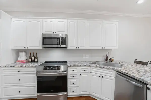 38 Stones Throw Dr., Hattiesburg, MS 39402