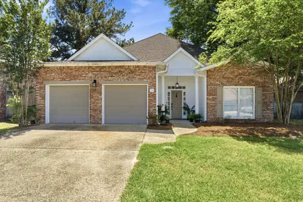 38 Stones Throw Dr., Hattiesburg, MS 39402