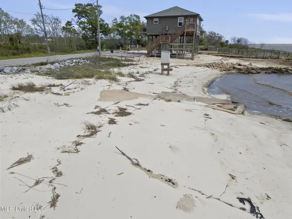 Belle Fontaine Drive, Ocean Springs, MS 39564