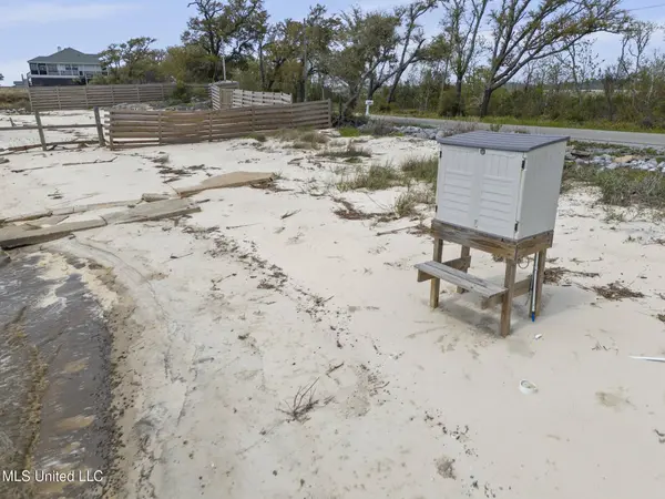 Belle Fontaine Drive, Ocean Springs, MS 39564