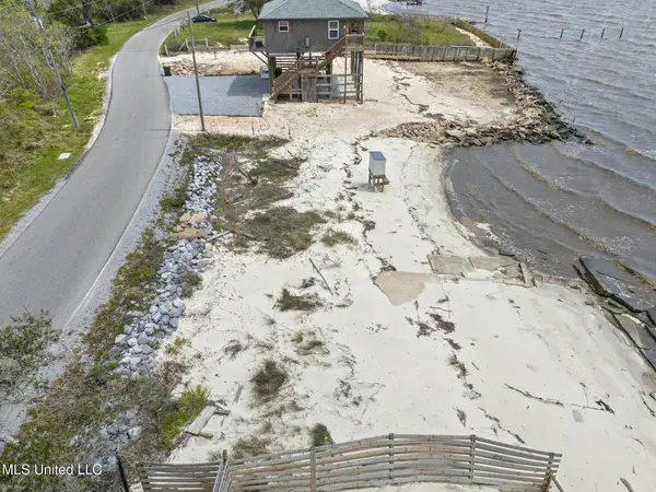Belle Fontaine Drive, Ocean Springs, MS 39564