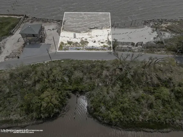 Belle Fontaine Drive, Ocean Springs, MS 39564