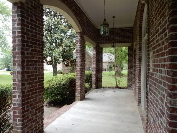 8 Auburn Ln., Hattiesburg, MS 39401