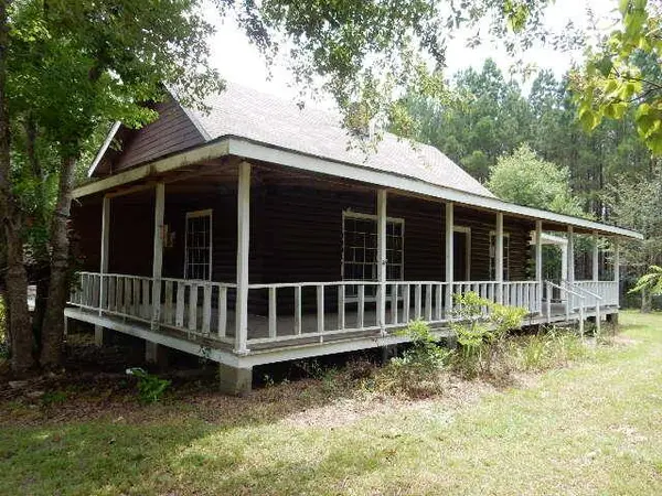 42 Foots Smith Rd., Lumberton, MS 39455