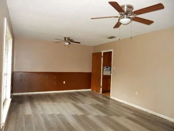 908 Linda Dr., Hattiesburg, MS 39401