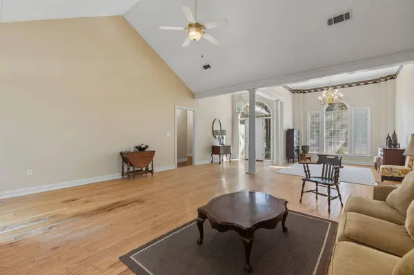 83 Crystal Creek, Hattiesburg, MS 39402