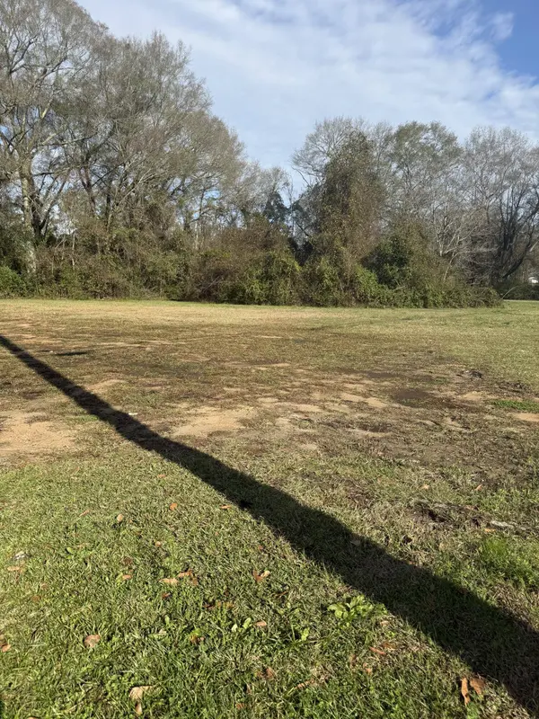 815 Country Club Rd., Hattiesburg, MS 39401