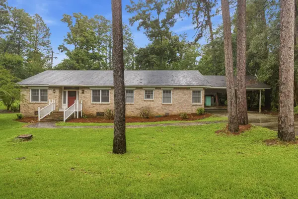 1900 Ridgeway Ln., Hattiesburg, MS 39401