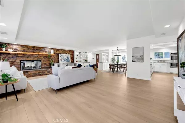 5025 E Los Coyotes Diagonal, Long Beach, CA 90815