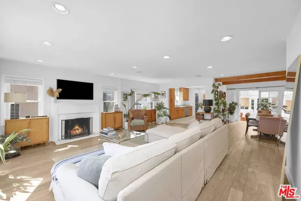 8333 Chase Ave, Los Angeles, CA 90045