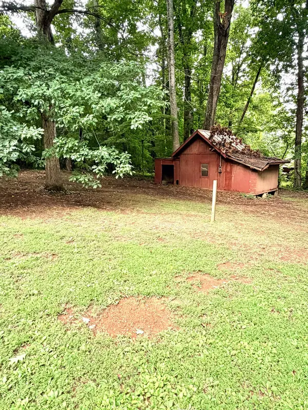 192 Lookout Tower RD NW, Charleston, TN 37310