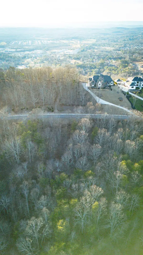 8820 Balata DR, Ooltewah, TN 37363