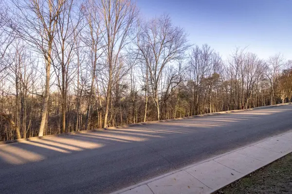 8820 Balata DR, Ooltewah, TN 37363