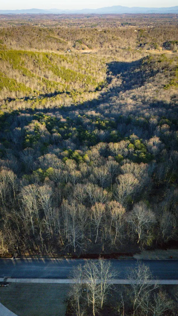 8820 Balata DR, Ooltewah, TN 37363