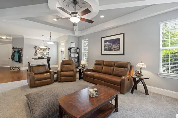 1809 Jackson Square DR, Hixson, TN 37343