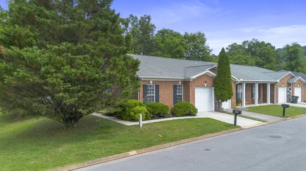1809 Jackson Square DR, Hixson, TN 37343