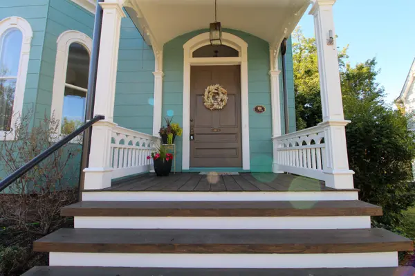 310 BERKELEY PL, Staunton, VA 24401