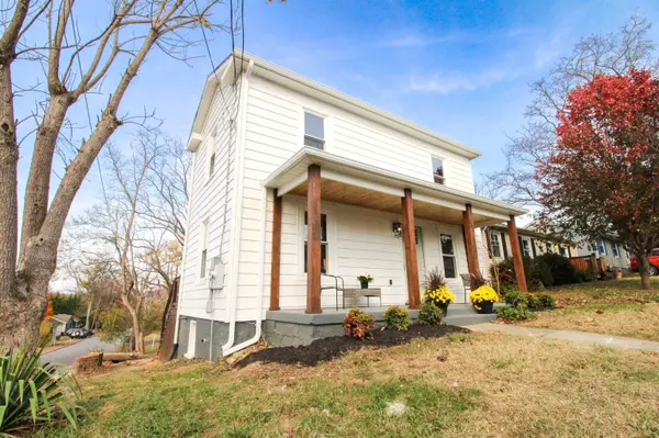 802 BURWELL AVE, Staunton, VA 24401